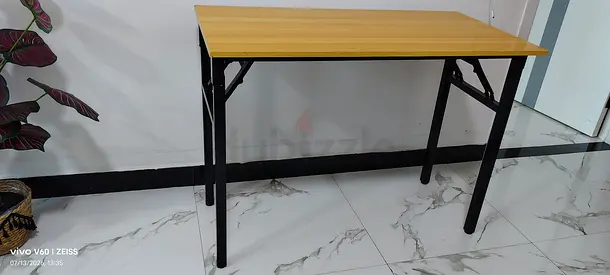 Foldable table