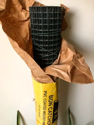 PVC coated welded wire net for garden or balcony
