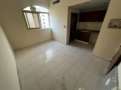 استديو مميز في الحميدية بتصميم عملي وإضاءة طبيعية وسعر مناسب للإيجار السنوي