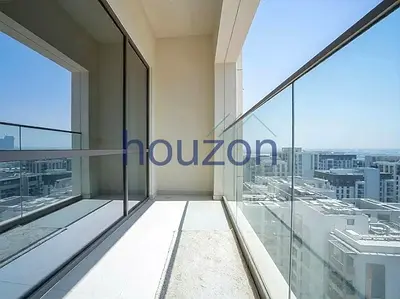 Branded+Luxurious 1BR | Best Deal | Community View