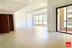 Close to Beach| Upgraded| Spacious Unit| Low Floor