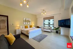 Spacious Unit| Vacant| Unfurnished| Close To Beach — 2