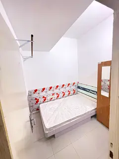 Close partition room available reday to move
