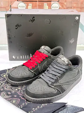 Used Nike Air Force 1 Low Black/Grey Sneakers (Size unknown) - Good Condition