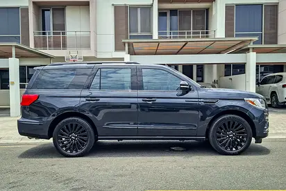 صورة 4 لـ 2021 Lincoln NAVIGATOR
