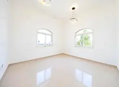 Studio room available for monthly rental