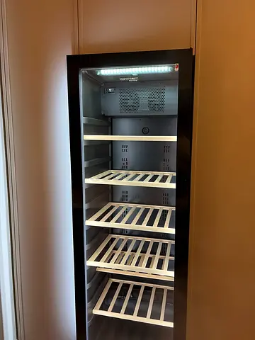 Wine Cave Vestfrost WFG185 Black 197 bottles