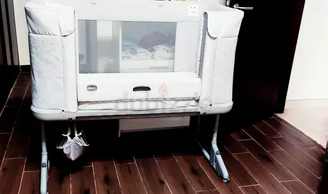 Urgent sale of used bedside bassinet / cradle in good condition - Chicco Next2Me Forever