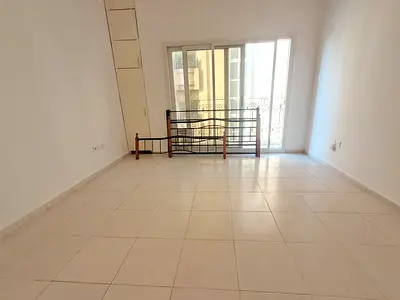 Luxury Big size saprt kitchen studio with balcony 25k available