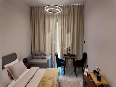 Fully Furnished | Studio w/ Balcony | Canal View