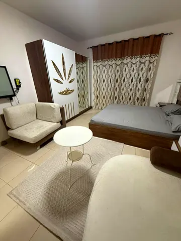 استوديو مفروش للإيجار الشهري في المجرة | شامل الإنترنت | 2,300 درهم فقط