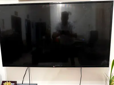 LG 49-Inch Smart TV for Sale – Excellent Condition