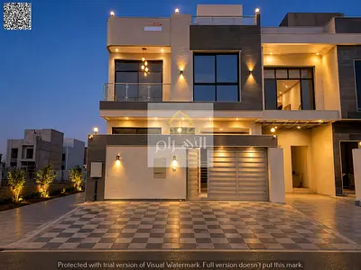 Corner villa on a street and alley, spacious rooms. Price includes registration, ownership fees, el