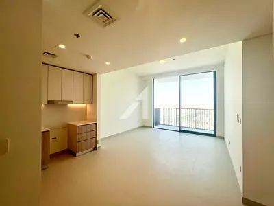 High Floor | Ready to Move In | Multiple Cheques