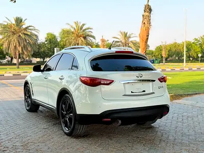 صورة 6 لـ 2014 Infiniti QX70