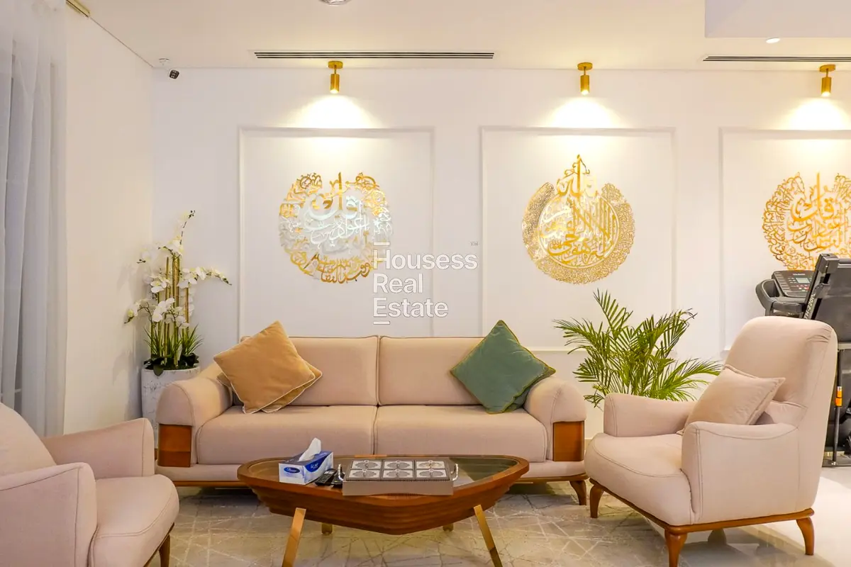 UPGRADED | CORNER |PRIVATE GARDEN |VASTU COMPLIANT