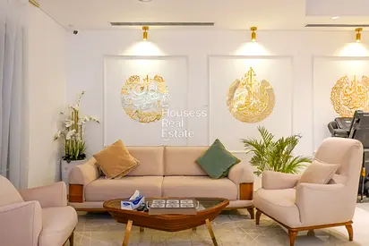 UPGRADED | CORNER |PRIVATE GARDEN |VASTU COMPLIANT