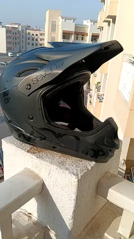 Full-face MTB/Downhill Helmet - Seven IDP, Size medium 55 to 58cm, Good Condition