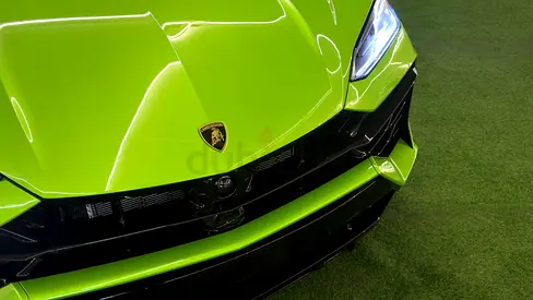 NEW LAMBORGHINI SE 0 KM-800-EURO SPEC-CARBON-3D BANGOLUFSEN-FULL BODY COLOUR- HEAD UP-FULL OPTIONS