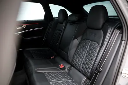 صورة 10 لـ 2021 AUDI RS6