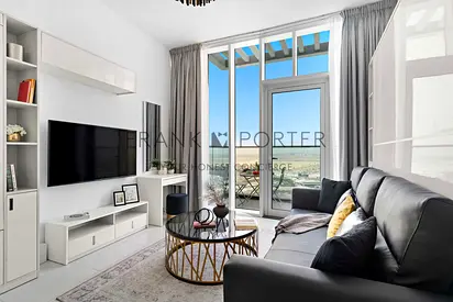 Minimalist Studio Living - Near Miracle Garden | Ideal for Mid - Term, Monthly & Weekly Stays | All Bills Inclusive