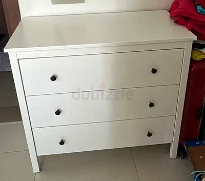 Chest of drawers