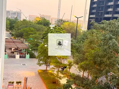 Spacious 2 Bedroom Apartment With Hudge Balcony