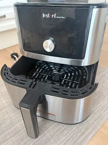 Air fryer from Tavola selling cheap