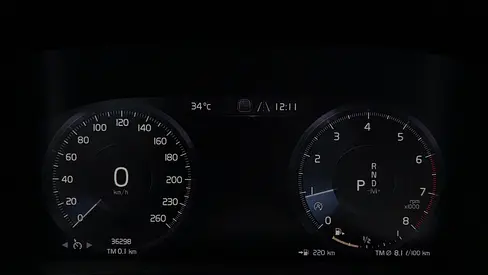 2022 Volvo XC40 — фото 9