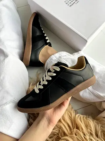 Maison Margiela low-top Black shoes unisex