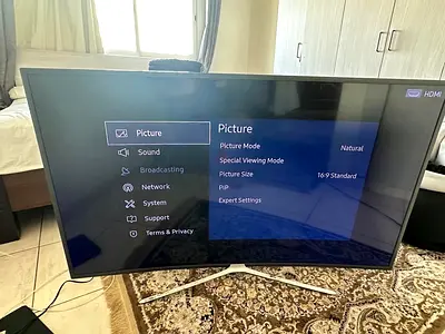 Samsung curved QLED curved 4k tv 55 inches