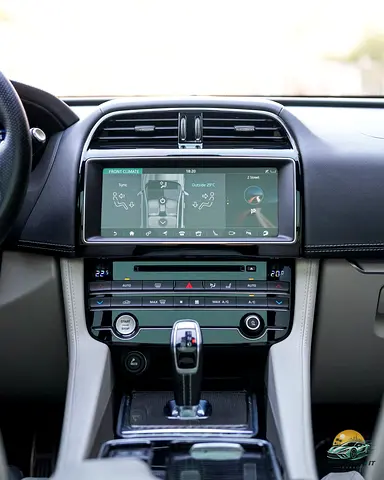 صورة مصغرة 17 لـ 2020 Jaguar F-PACE