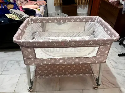 Lightweight Portable Baby Bassinet - Good Condition