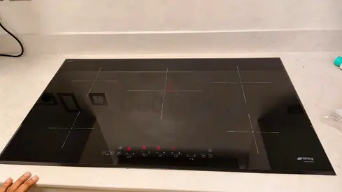 Smeg built in Induction hob 5 heating zones 90cm