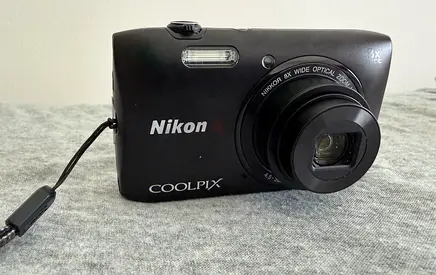 Nikon S3600 Digital SLR - like brand new!