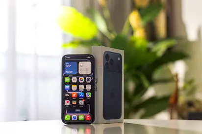 I Phone 17 pro max 256GB TDRA Sale 4400 /-