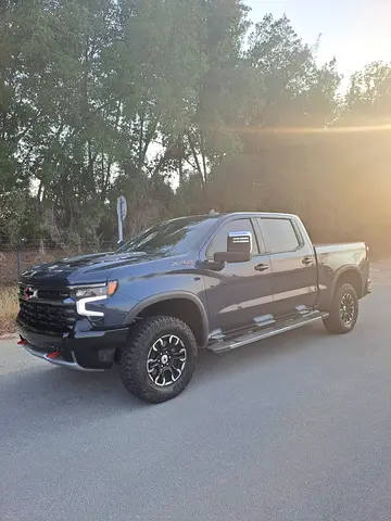 2023 Chevrolet Silverado 1500 ZR2 V8 6.2 | GCC Specs | FSH Full Option Off-Road Ready