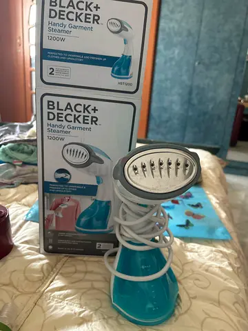 Black Decker Handy Garment Steamer 1200W - Lightly Used
