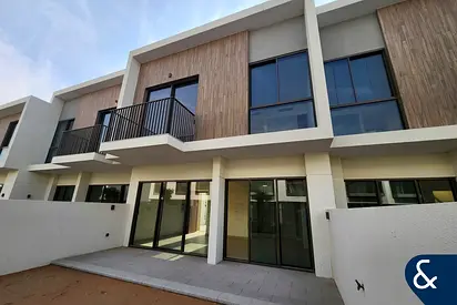 Close to Park | 3 Bed | Corner Kitchen