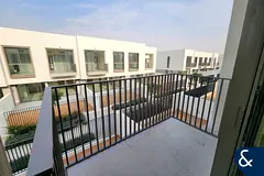 Close to Park | 3 Bedrooms | Corner Kitchen — 3