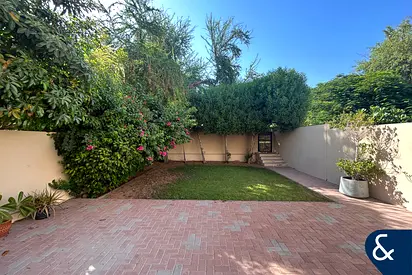 Private Garden | Single Row | Vacant
