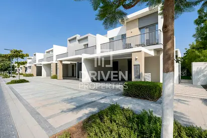 Internal Corner Unit | Close to Amenities