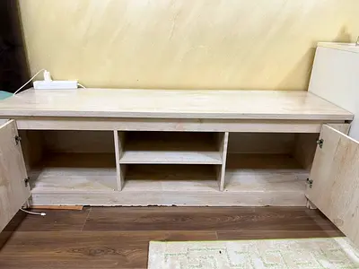 TV Stand / Entertainment Unit – Excellent Condition