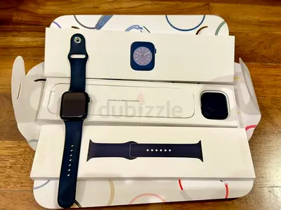 Apple Watch Series 8 , 45mm full box. with extra leather bands -excellent condition