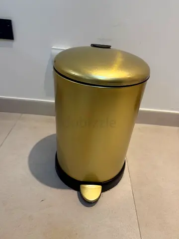 Gold pedal bin - 20L kitchen/bathroom trash can