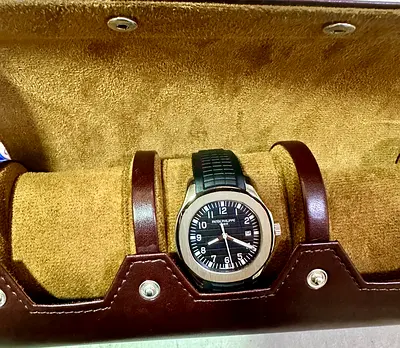 Black Wristwatch rubber and Leather Travel Case