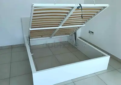 IKEA hydrolic bed with mattress queen size