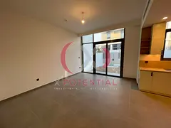Spacious 3BR Townhouse | Single Row | Vacant