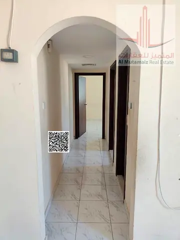 شقة غرفة وصالة للإيجار السنوي مع تكييف مركزي في موقع استراتيجي بمنطقة البستان