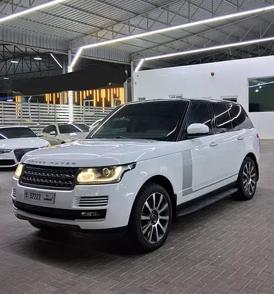 Pristine 2015 Land Rover Range Rover Vogue Supercharged | GCC Specs